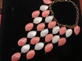 Maxi colar Rosa e branco leitoso